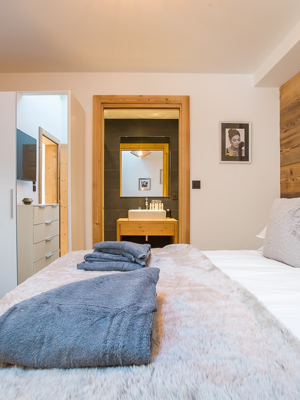 MM Morzna Apt SMALL 32